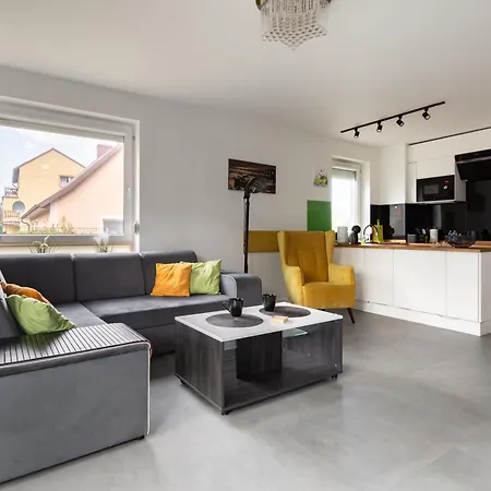 Apartment Marine By Bookinghost