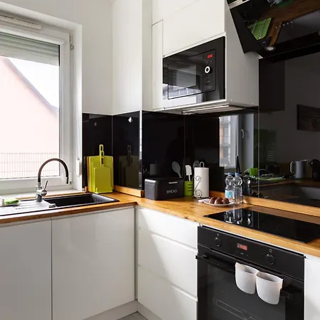 Marine By Bookinghost Apartment