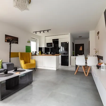 Apartment Marine By Bookinghost