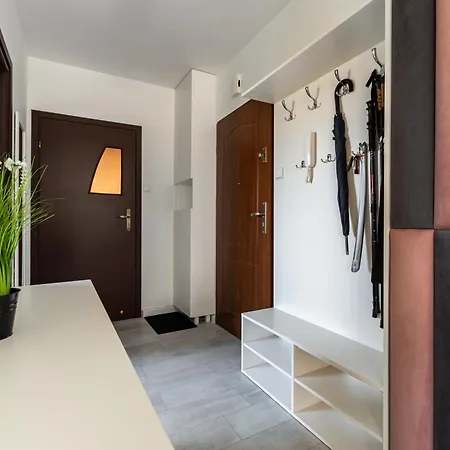 Apartment Marine By Bookinghost *